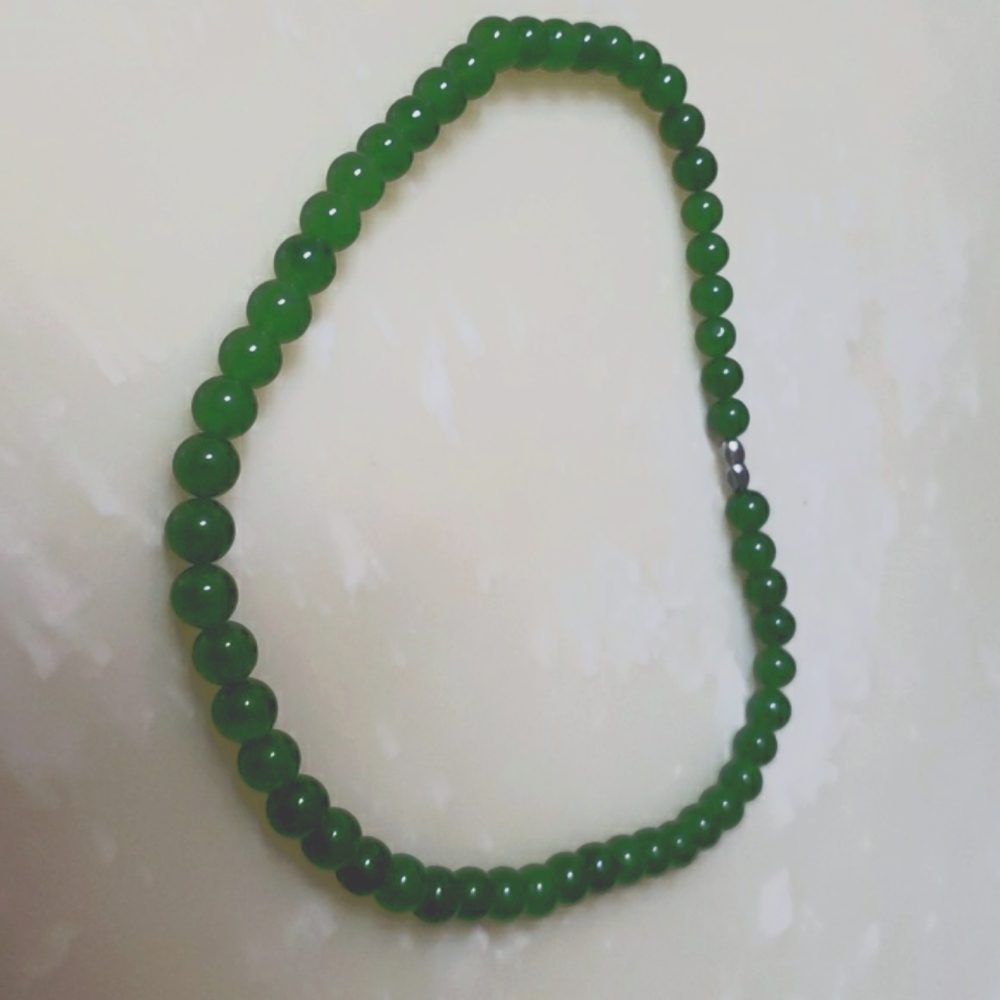 Natural Green Jade necklace beads 8mm as pictured shown